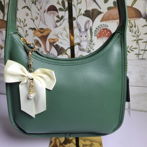 Coach Curve Zip Shoulder Bag in Brass/Hunter Green Glovetanned Leather NWT - Picture 2 of 5